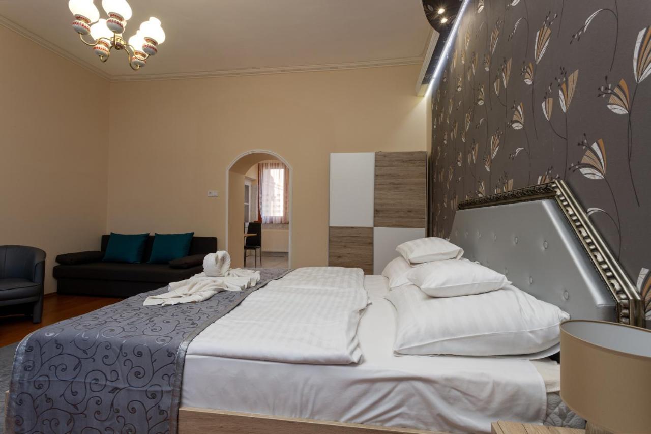 סגד Illes Hotel מראה חיצוני תמונה