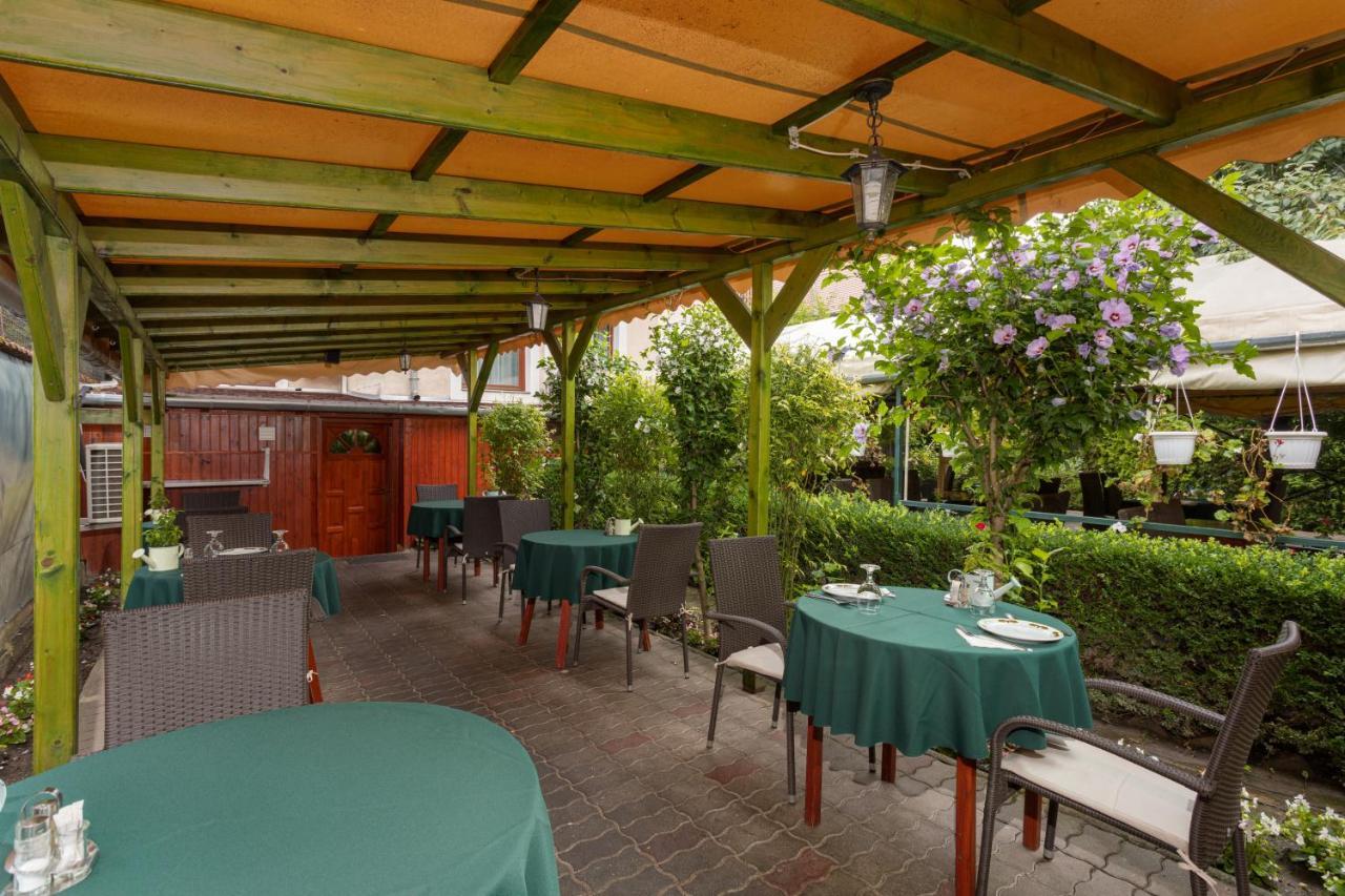 סגד Illes Hotel מראה חיצוני תמונה