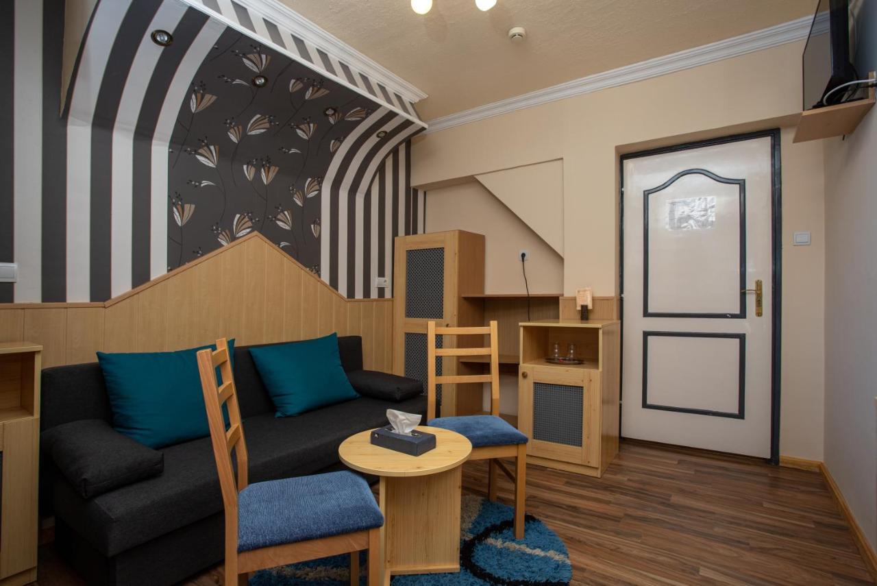 סגד Illes Hotel מראה חיצוני תמונה
