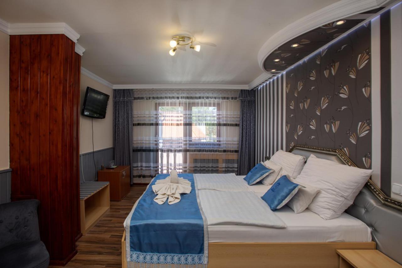 סגד Illes Hotel מראה חיצוני תמונה