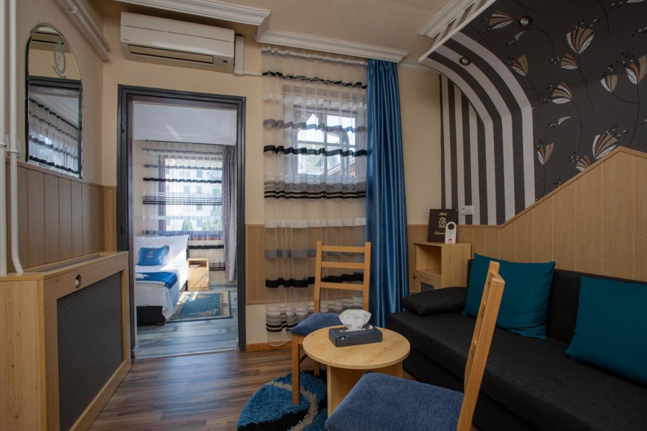סגד Illes Hotel מראה חיצוני תמונה