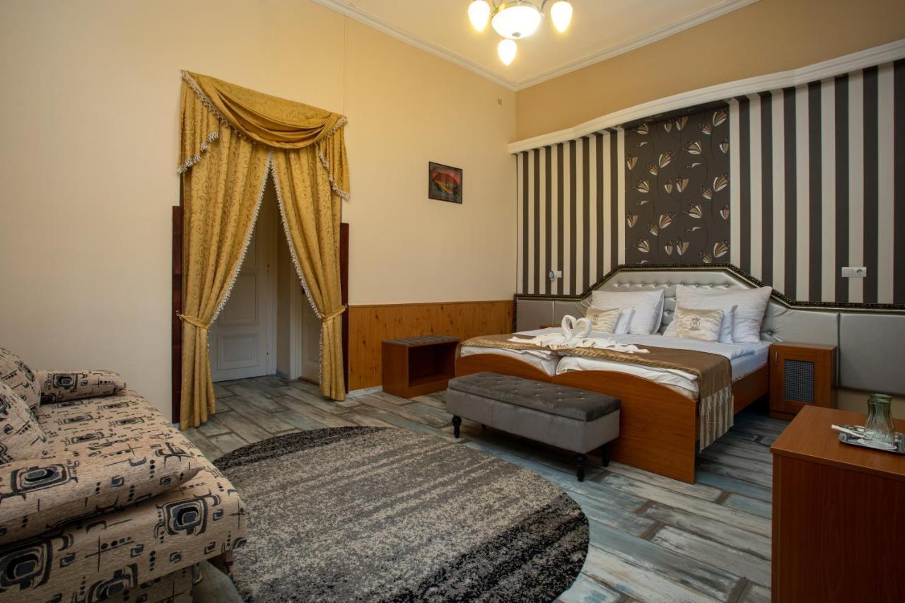 סגד Illes Hotel מראה חיצוני תמונה