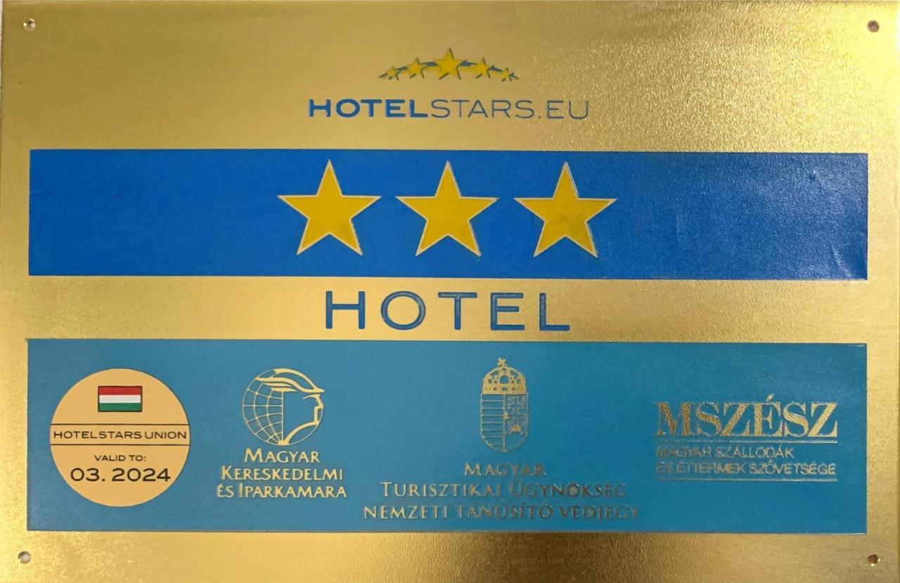 סגד Illes Hotel מראה חיצוני תמונה