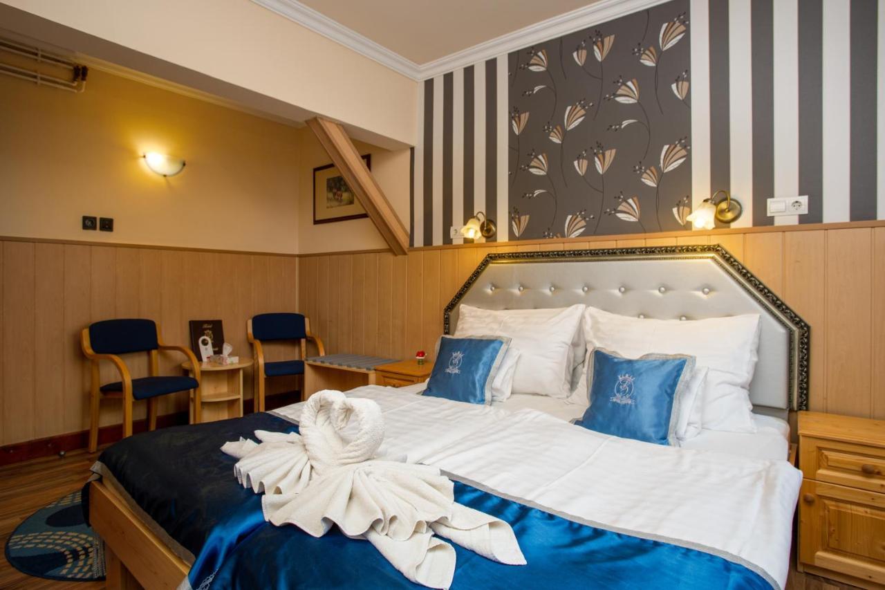 סגד Illes Hotel מראה חיצוני תמונה