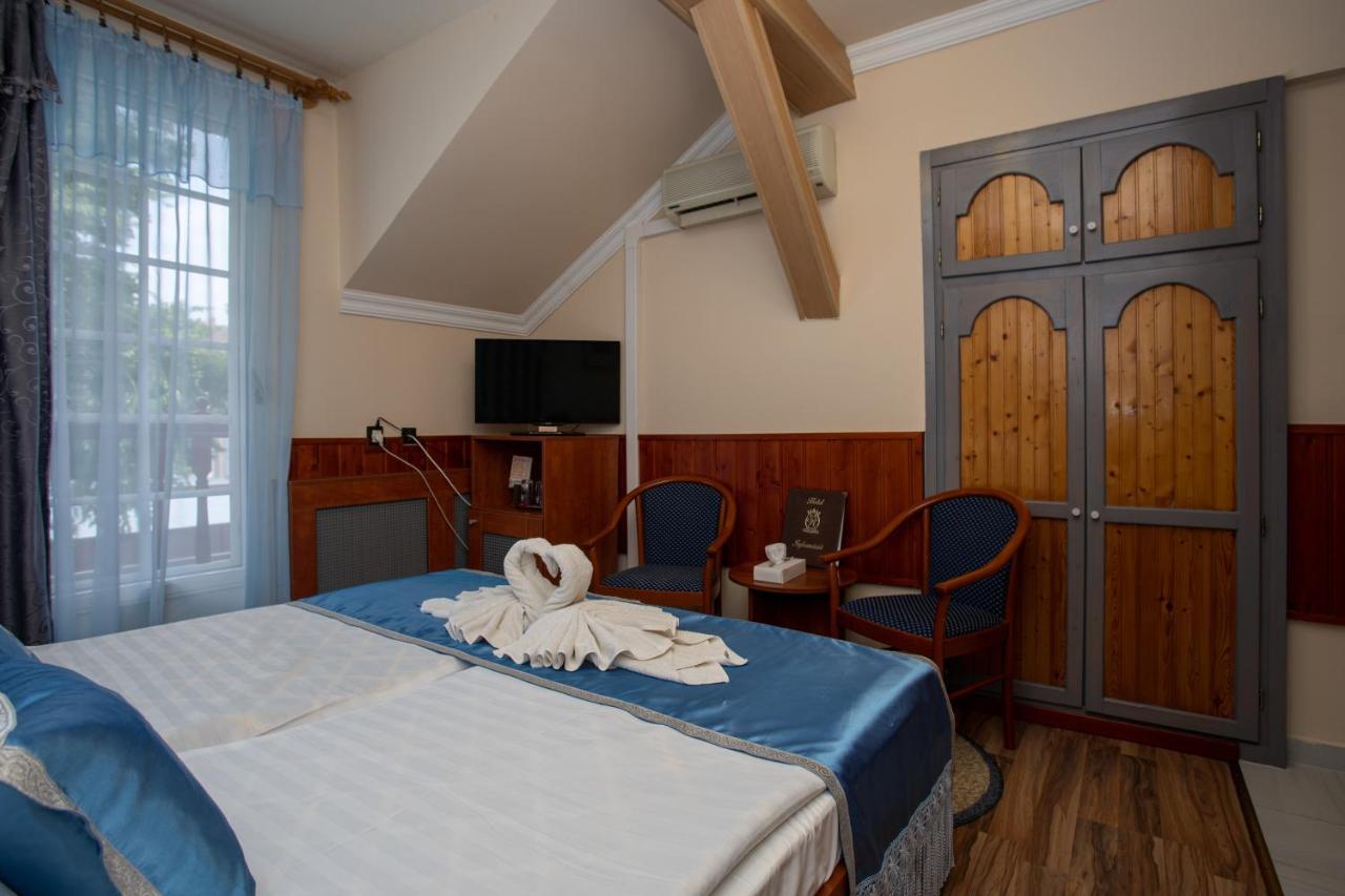 סגד Illes Hotel מראה חיצוני תמונה