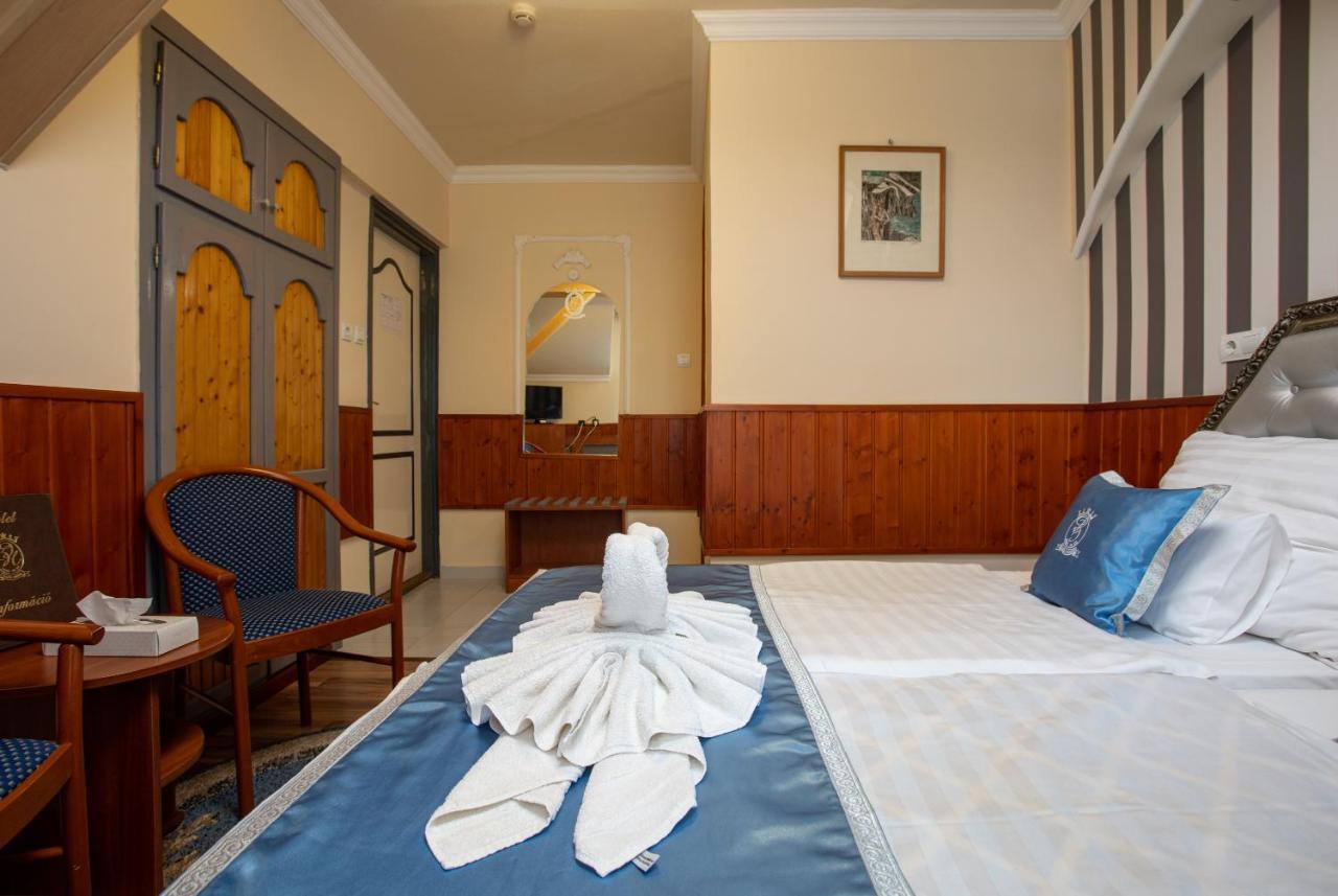 סגד Illes Hotel מראה חיצוני תמונה
