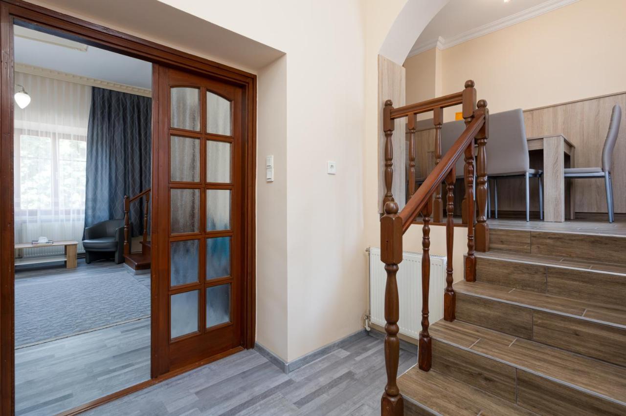 סגד Illes Hotel מראה חיצוני תמונה